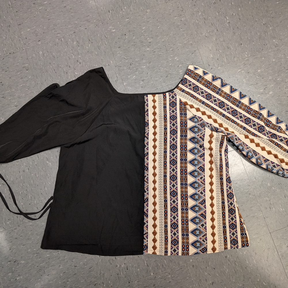 SHEIN Black and Geometric Patterned Blouse